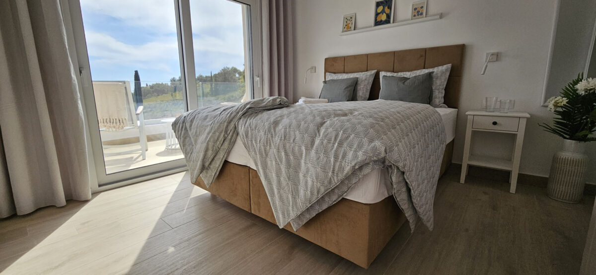 Arillas Peaceful Bungalows Corfu double bed picture